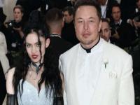 काही क्षणात विकल्या गेल्या Elon Musk च्या गर्लफ्रेन्डच्या डिजिटल कलाकृती, वाचा किती मिळाली किंमत? - Marathi News | Elon Musk girlfriend Grimes digital artwork warnymph sold for 42 crore in 20 minutes science | Latest international Photos at Lokmat.com