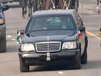 भारताच्या राष्ट्रपतींच्या कारला 'नंबर प्लेट' का नसते? जाणून घ्या यामागचं मोठं कारण.... - Marathi News | The Indian president official car have no number plate | Latest jarahatke Photos at Lokmat.com