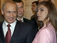 'या' सुंदरीला बघताच तिच्यावर फिदा झाले होते Vladimir Putin, एक दिवस अचानक झाली गायब - Marathi News | Rumoured girlfriend of Vladimir Putin is gymnast who vanished secretly see pictures | Latest international Photos at Lokmat.com