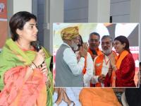 PHOTOS : पती IPL मध्ये तर पत्नी निवडणुकीत 'बिझी', भाजपसाठी रिवाबा जडेजा 'मैदानात'! - Marathi News | lok sabha elections 2024 Husband ravindra jadeja in IPL, wife and bjp mla rivaba jadeja busy in elections | Latest national Photos at Lokmat.com