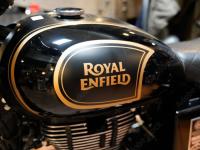 Classic 650: गोल्ड अॅण्ड बोल्ड! रॉयल एनफिल्ड क्लासिक ६५० चा नवा लूक समोर! - Marathi News | Bullet 650, Classic 650 Special Edition Debut as Royal Enfield Celebrates 125 Years at EICMA | Latest auto Photos at Lokmat.com