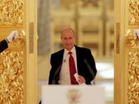 Russia Ukraine War: जगाला जराही संशय आला नाही! रशियाने या देशांतून हळूच सोने काढले, दुसऱ्या देशांत लपविले - Marathi News | Russia Ukraine War: Russia withdraw Foreign Currency, Gold Reserves from US, Britain and secure hiding in china and Other countries, shocking figures, prepared before war | Latest international Photos at Lokmat.com