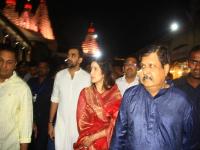 सागरिका-जहीर यांनी घेतले अंबाबाईचे दर्शन - Marathi News | Sagarika-Zaheer took the view of Ambabai | Latest maharashtra Photos at Lokmat.com
