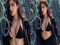 उफ्फ तेरी अदा, करिना दीपिकाला विसरा साराच्या घायाळ करणा-या अदा पाहा - Marathi News | Sara Ali Khan sizzles in black bikini | Latest filmy Photos at Lokmat.com