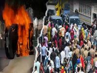 प्रशासनाचा प्रस्ताव धुडकारला, वाहनांना लावली आग; नोएडात ३ दिवसांपासून रस्त्यावर का उतरले कर्मचारी? - Marathi News | Administration proposal rejected, vehicles set on fire; Why have employees taken to the streets in Noida for 3 days? | Latest national News at Lokmat.com