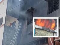 सांगलीतील विटा शहर हादरले! रेफ्रिजरेटर-सिलेंडरच्या भीषण स्फोटात लग्नघरातील चौघांचा मृत्यू - Marathi News | Sangli's Vita City shaken! Four members of a family die in a horrific refrigerator-cylinder explosion at a wedding venue; Mourning in the area | Latest sangli News at Lokmat.com सांगलीतील विटा शहर हादरले! रेफ्रिजरेटर-सिलेंडरच्या भीषण स्फोटात लग्नघरातील चौघांचा मृत्यू - Marathi News | Sangli's Vita City shaken! Four members of a family die in a horrific refrigerator-cylinder explosion at a wedding venue; Mourning in the area | Latest sangli News at Lokmat.com