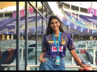 सुंदरा मनामध्ये भरली!; KKRच्या विजयानंतर 'तिच्या' फोटोनं सोशल मीडियावर माजवली खळबळ - Marathi News | IPL 2020: Sanjana Ganesan TV Presenter for Star Sports India photo goes viral in KKR jersery | Latest cricket Photos at Lokmat.com