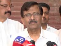 आता ट्रम्प आणि फ्रान्सचे अध्यक्ष मॅक्रॉनही जाणार यांच्या पक्षात, कारण...! राऊतांचा भाजपाला बोचरा टोमणा  - Marathi News | Now Trump and French President Macron will also join his party, because sanjay Raut's sarcastic taunt at BJP | Latest maharashtra News at Lokmat.com