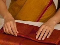 साड्या कपाटात ठेवताना करता ३ चुका, म्हणून जर काळी पडते-पाहा खास टिप्स... - Marathi News | 3 common mistakes that can silently ruin your favourite sarees and how to avoid them Sari Mistakes Every Woman Must Avoid How to Store Sarees Safely for Long-Term Use | Latest sakhi Photos at Lokmat.com