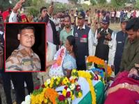 पत्नीच्या डिलिव्हरीसाठी आलेल्या जवानाचे अपघाती निधन; बाप-लेकीची पहिली अन् शेवटची भेट - Marathi News | Satara Accident: Accidental death of a soldier who came for his wife's delivery; First and last meeting of father and daughter | Latest maharashtra News at Lokmat.com