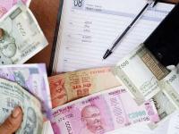 आजच्या महागाईच्या काळात खिसा रिकामा होतोय? पैसे वाचवण्याचे चार सर्वात सोपे मार्ग हे घ्या... - Marathi News | Are pockets emptying in today's inflationary times? Here are four of the easiest ways to save money… | Latest business Photos at Lokmat.com