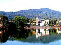 Travel : राजवाडा, बोटींग आणि रंगीबेरंगी कारंजे… कोकणचं 'स्वित्झर्लंड' तुम्ही पाहिलंय का? - Marathi News | Travel: Palaces, boating and colorful fountains… Have you seen the 'Switzerland' of Konkan? | Latest travel Photos at Lokmat.com