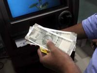 पत्नीचे ATM वापराल तर याद राखा! महिलेने गमावले 25000; SBI ने दावा नाकारला - Marathi News | Remember if you use your wife's ATM! Woman loses 25000; SBI denied the claim | Latest national Photos at Lokmat.com