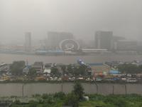 Mumbai Rain Updates : धुव्वाधार पावसाने मुंबईची 'हालत खराब'; फोटो सांगतील 'रेन की बात' - Marathi News | Mumbai Rain Updates IMD issues red alert for 24 hours; road, rail, air traffic hit | Latest mumbai Photos at Lokmat.com