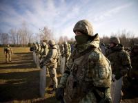 Russia Ukraine Dispute: रशिया युद्धाच्या तयारीत?; सीमेवर १ लाख सैनिक पाठवले, ‘या’ देशावर कब्जा करण्याची शक्यता - Marathi News | Russia Ukraine Dispute: Russia preparing for war ?; 1 lakh troops sent to the Ukraine border | Latest international Photos at Lokmat.com