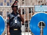 Business Idea: छोटेसे ऑफिस उघडा, पैसे कमवा! गाळा असला तरी चालेल; नोकरी मागणाऱ्यांची रांग लागेल... - Marathi News | Business Idea of Security Agency: Open a small office, earn money! There will be a queue of job seekers... | Latest career Photos at Lokmat.com