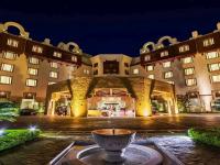 पाकिस्तानच्या या आलिशान सेरेना हॉटेलमध्ये थांबणार अमेरिका-इराण डेलीगेशन, जाणून घ्या एका रात्रीचं भाडं - Marathi News | US-Iran delegation to stay at this luxurious Serena Hotel in Pakistan, know the cost of one night | Latest international News at Lokmat.com