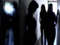 सेक्स रॅकेटचा पर्दाफाश! ऑनलाइन बुकींग करायचे अन्…; देहविक्रीचा सौदा पाहून पोलीस हैराण - Marathi News | Sex racket operating from massage parlor, 8 girl rescued at Lucknow | Latest crime Photos at Lokmat.com