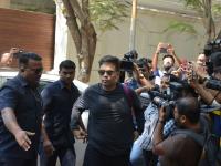 श्रीदेवींच्या मुंबई येथील घरी बॉलीवूड कलाकारांची रीघ - Marathi News | Bollywood celebrities from Sridevi's Mumbai home | Latest mumbai Photos at Lokmat.com