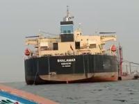 समुद्रातील थरार! अमेरिकेचा वेढा तोडून पाकिस्तानचे जहाज सुसाट; होर्मुजमध्ये नेमकं काय घडलं? - Marathi News | Thrill at sea! Pakistan's ship breaks US blockade; What really happened in 'Hormuz'? | Latest international News at Lokmat.com