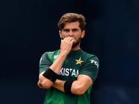Shaheen Afridi: शाहीन आफ्रिदीचा अपमान; बिग बॅश लीगमध्ये गोलंदाजी करण्यापासून रोखलं! नेमकं प्रकरण काय? - Marathi News | BBL: Shaheen Afridi Forbidden from Completing Over Due to Dangerous Beamers; Pakistani Pacer Faces Shame. | Latest cricket News at Lokmat.com Shaheen Afridi: शाहीन आफ्रिदीचा अपमान; बिग बॅश लीगमध्ये गोलंदाजी करण्यापासून रोखलं! नेमकं प्रकरण काय? - Marathi News | BBL: Shaheen Afridi Forbidden from Completing Over Due to Dangerous Beamers; Pakistani Pacer Faces Shame. | Latest cricket News at Lokmat.com