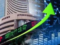Stock Market : Sensex ६३ हजारांपार, विक्रमी वाढीनंतर ७ दिवसांत गुंतवणूकदारांची बंपर कमाई - Marathi News | Stock Market Sensex Crosses 63000 Investors Bumper Earnings in 7 Days After Record Rise bse nse investment stock market profit | Latest business Photos at Lokmat.com