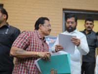 "माझी शिवसेनेतून हकालपट्टी करा, कारण..."; KDMC च्या माजी सभागृह नेत्याचं एकनाथ शिंदेंना पत्र - Marathi News | "Expel me from Shiv Sena"; Former KDMC Corporator Kailas Shinde letter to Eknath Shinde | Latest kalyan-dombivli News at Lokmat.com