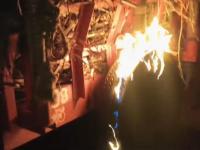 शिरोळमध्ये ऊस आंदोलनाचा भडका; ऊस वाहनांचे टायर पेटवले, हवा काढली - Marathi News | Sugarcane agitation flares up in Shirol, tires of sugarcane vehicles set on fire | Latest kolhapur News at Lokmat.com शिरोळमध्ये ऊस आंदोलनाचा भडका; ऊस वाहनांचे टायर पेटवले, हवा काढली - Marathi News | Sugarcane agitation flares up in Shirol, tires of sugarcane vehicles set on fire | Latest kolhapur News at Lokmat.com