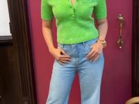 आलिया भटप्रमाणे विसरा ‘लो हाईट कॉम्प्लेक्स!’ हिल्स न घालता उंच दिसण्यासाठी ५ टिप्स-दिसाल उंच स्मार्ट - Marathi News | how to look taller without wearing heels styling tips to look tall like Alia Bhatt fashion hacks for short height girls | Latest sakhi Photos at Lokmat.com