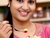 श्रावणात मिळणारी ६ फळं खाल्ली की नाही? स्वस्तात मस्त लोकल फळे तब्यतेसाठी वरदान - Marathi News | Shravan Special 6 fruits, Cheap and delicious local fruits, healthy food and fruits , fruits for fasting | Latest sakhi Photos at Lokmat.com