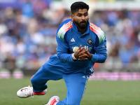 Shreyas Iyer Injury Update: अय्यरबाबत जोखीम नको! वनडे मालिकेपूर्वी तब्येतीसंदर्भात मोठा खुलासा - Marathi News | Shreyas Iyer's Oxygen Level Dropped To 50 Wasn't Able To Stand Unlikely To Feature In ODIs vs South Africa Report | Latest cricket News at Lokmat.com