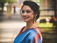 सौंदर्यांची खाण आहे ही मराठी अभिनेत्री, साऊथमध्ये ही आहेत तिचे सिनेमे हिट - Marathi News | Shruti marathe looks fabulous in saree gda | Latest filmy Photos at Lokmat.com