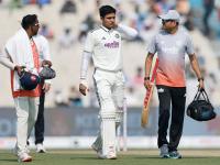 Shubman Gill Injury Update : शुभमन गिलनं मैदान सोडलं! पंत झाला कॅप्टन, नेमकं काय घडलं? - Marathi News | IND vs SA 1st Test Shubman Gill Retires Hurt After Freak Neck Injury At Eden Gardens Fitness Doubt Looms BCCI Given Update | Latest cricket News at Lokmat.com Shubman Gill Injury Update : शुभमन गिलनं मैदान सोडलं! पंत झाला कॅप्टन, नेमकं काय घडलं? - Marathi News | IND vs SA 1st Test Shubman Gill Retires Hurt After Freak Neck Injury At Eden Gardens Fitness Doubt Looms BCCI Given Update | Latest cricket News at Lokmat.com