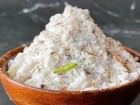 १० दिवस उत्तम टिकणाऱ्या स्वादिष्ट खिरापतीची खास रेसिपी- खिरापत खाऊन सगळेच होतील खुश - Marathi News | how to make khirapat for Ganpati festival, simple recipe of making khirapat, kirapat naivedya recipe in Marathi | Latest sakhi Photos at Lokmat.com