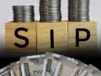 महिन्याला फक्त २५० रुपयांत १७ लाखांचा फंड होईल जमा; एसआयपीचं गणित समजून घ्या - Marathi News | 17 lakhs fund owner in just rs 250 sip understand the complete maths here with the sip calculator | Latest business Photos at Lokmat.com