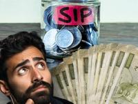 SIP बनवेल तुम्हाला ‘श्रीमंत’; ₹४५००,५५००, ६५०० आणि ७५०० वर किती रिटर्न; बहुतेकांना याचं गणित माहितच नाही - Marathi News | sip will make you rich how much return on rs 4500 5500 6500 and 7500 most people dont know the math behind this | Latest business Photos at Lokmat.com