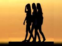 ३ तरुणींच्या अदांनी ५०० जण घायाळ; दर महिन्याला २५ हजार सॅलरी, काय आहे ही भागनड? - Marathi News | DU Students Couple Duped 500 People 20 Crores By honey trap | Latest crime Photos at Lokmat.com