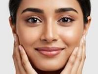 चेहऱ्यावर पिंपल्स- केसात कोंडा झाला? तुरटीत मिसळा ६ गोष्टी- रात्री 'या' पद्धतीने लावा, त्वचेवर येईल ग्लो-कोंडाही कमी - Marathi News | How to use alum for pimples and dandruff Alum home remedy for glowing skin Natural overnight treatment for pimples Natural overnight treatment for pimples | Latest sakhi Photos at Lokmat.com