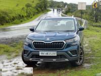 स्कोडाची कुशक खरोखरच प्रिमिअम? आंबा घाटातला पाऊस; सस्पेंशन, मायलेजला कशी वाटली? - Marathi News | Skoda Kushaq Review in marathi Lokmat: premium class skoda kushaq and Amba Ghat rainy Season; Suspension, how is the mileage and suspension, is it pocket Friendly | Latest auto Photos at Lokmat.com