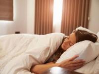 मुलीने आपल्या आई-वडिलांना काढ्यात झोपेच्या गोळ्या मिसळून दिल्या अन्... - Marathi News | daughter gave suspected drink to parents with her friends in lucknow | Latest crime Photos at Lokmat.com