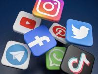 सोशल मीडियाचा नवा 'डिजिटल सर्जिकल स्ट्राईक'! एआय कंटेंटवर सरकारची करडी नजर; जाणून घ्या नव्या गाईडलाईन्स - Marathi News | Social media's new 'digital surgical strike'! Government's strict eye on AI content; Know the new guidelines | Latest tech Photos at Lokmat.com