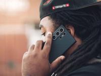 श्रीमंत लोक फोनला 'कव्हर' का लावत नाहीत? यामागील कारण वाचून तुम्हीही थक्क व्हाल! - Marathi News | Why don't rich people put covers on their phones? You'll be surprised to read the reason behind this! | Latest tech Photos at Lokmat.com