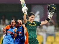 ICC Rankings : हातात विश्वचषकाचा 'दागिना'; पण जाता जाता लॉरानं 'वनडे क्वीन’ स्मृतीचा मुकूट हिसकावला! - Marathi News | ICC Rankings Smriti Mandhana Loses Number One Spot Laura Wolvaard Top In Latest Rankings After India vs South Africa Womens ODI World Cup 2025 Final | Latest cricket News at Lokmat.com