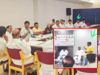 शरद पवारांच्या मुंबईतील बैठकीला भाजप कार्यकर्त्यालाच पाठविले? फोटो समोर आल्याने उडाली खळबळ... - Marathi News | Was a BJP worker sent to Sharad Pawar's meeting in Mumbai? A stir broke out when the photo surfaced... | Latest maharashtra News at Lokmat.com शरद पवारांच्या मुंबईतील बैठकीला भाजप कार्यकर्त्यालाच पाठविले? फोटो समोर आल्याने उडाली खळबळ... - Marathi News | Was a BJP worker sent to Sharad Pawar's meeting in Mumbai? A stir broke out when the photo surfaced... | Latest maharashtra News at Lokmat.com