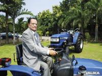 Success Story:'हे' आहेत भारतातील सर्वात वृद्ध अब्जाधीश, निवृत्तीनंतर उभारली कंपनी; जाणून घ्या त्यांची यशोगाथा... - Marathi News | Success Story: laxman das mittal is now India's oldest Billionaire, started Company after Retirement | Latest business Photos at Lokmat.com