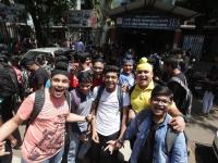 करुया आता कल्ला! दहावीचा शेवटचा पेपर संपल्यानंतर विद्यार्थ्यांचा जल्लोष - Marathi News | Come on now! After the end of the last papers of class 10, | Latest maharashtra Photos at Lokmat.com