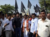 पंतप्रधानांच्या कार्यक्रमात शिवसेनेच्या लोकप्रतिनिधींना निमंत्रण नसल्याने शिवसैनिकांचे आंदोलन - Marathi News | Because Shivsena's people representatives are not invited to the program of the Prime Minister, the movement of Shivsainik | Latest navi-mumbai Photos at Lokmat.com