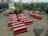 ऐन दिवाळीत एसटी कर्मचा-यांचं राज्यव्यापी कामबंद आंदोलन, सर्वसामान्य जनतेची कोंडी - Marathi News | Statewide work-related agitation of ST employees in Ain Diwali, general public dilemma | Latest mumbai Photos at Lokmat.com