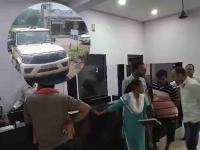 गजबच झालं! ठगांनी थेट खोटी बँकच सुरू केली, लाखो रुपये घेऊन लोकांना नोकरीही दिली, मग... - Marathi News | viral news Thugs directly started a fake bank, took lakhs of rupees and gave jobs to people | Latest social-viral Photos at Lokmat.com