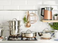 स्टीलच्या भांड्यांमध्ये ठेवताच विष बनतात हे पदार्थ, कधीही करू नका अशी चूक - Marathi News | Steel Utensils In Kitchen: These foods become poisonous when kept in steel utensils, never make this mistake | Latest food Photos at Lokmat.com